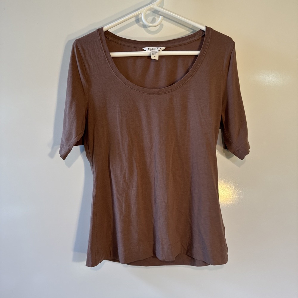 Athleta Outbound Tshirt Womens Medium Lightweight Performance Casual Basic Brown